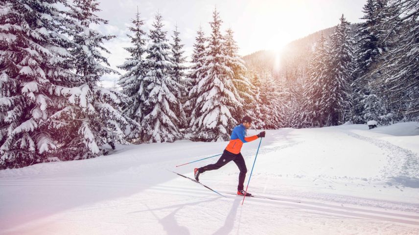 Langlaufen ist voraussichtlich noch bis mindestens Ende März möglich im Oberengadin. Foto: swiss-image.ch
