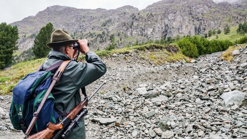 An der auffälligen Kampagne der Sonderjagd-Befürworter führte auch im Engadin fast kein Weg vorbei. Foto: Jon Duschletta