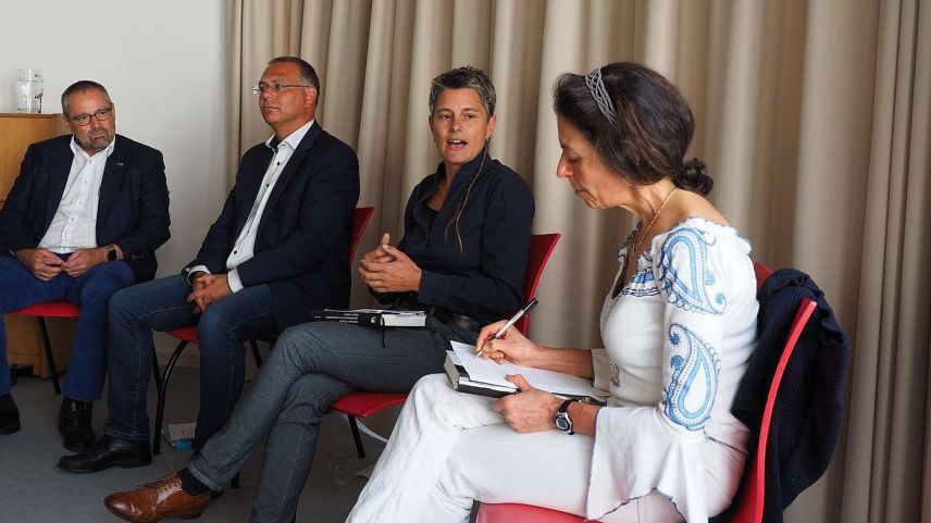 Die Podiumsteilnehmer am Silser Wissenschaftsapero