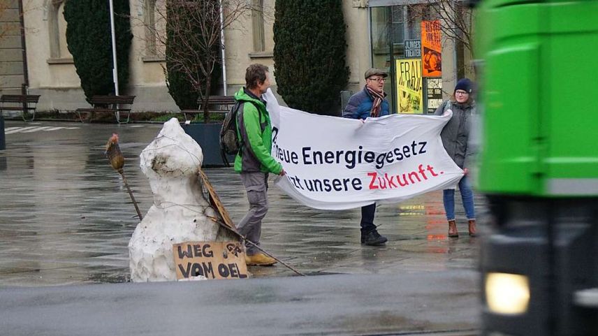 Schneeschmelze – Symbol für den dringenden Handlungsbedarf, Ursachen und Auswirkungen des Klimawandels entgegenzutreten. Foto: Jon Duschletta