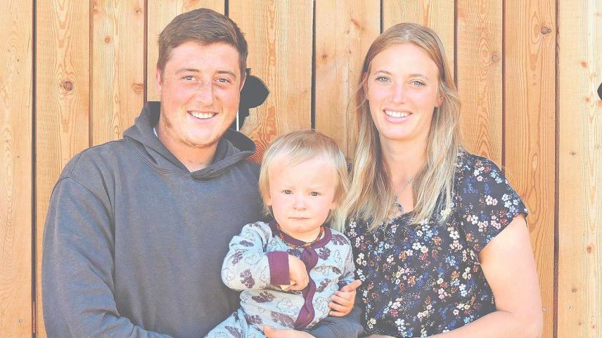 Simon Dittli e sia partenaria da vita Gianna Wohlwend han surtut la pauraria a Chaposch.