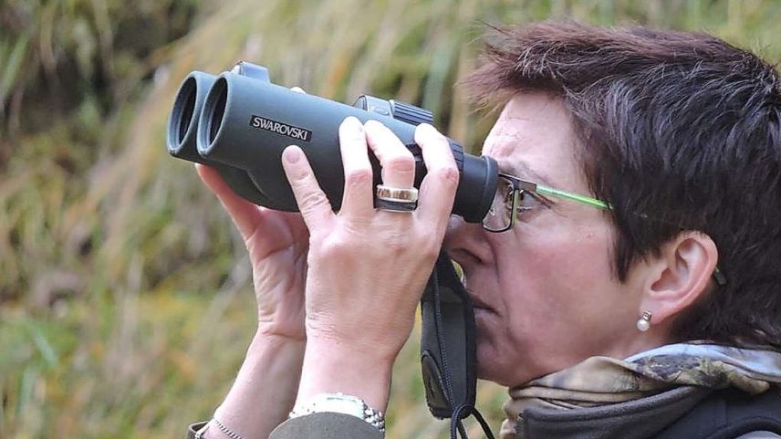 Juliette Duschèn observa dürant tuot l’on la sulvaschina (fotografia: mad).