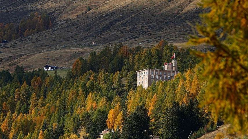 Zwischen Geschichte und Gegenwart: Das Hotel Castell vereint hundertjährige Baukultur mit einer sorgfältig kuratierten Kunstsammlung von Ruedi Bechtler und urbanem Design von UNStudio. Foto: Hotel Castell