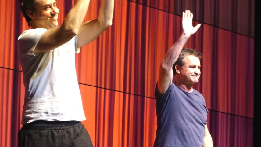 Sven Furrer (links) und René Rindlisbacher begeisterten mit ihren überzeichneten Klischees das Publikum im Rondo – und dies wohl auch zum letzten Mal? Foto: Othmar Lässer