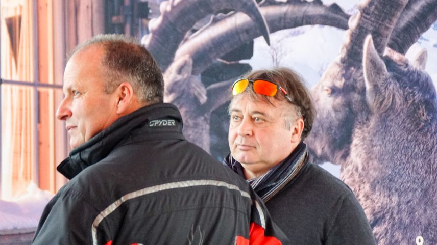 Die beiden FDP-Grossräte Gian Peter Niggli (links) aus Samedan und Martin Aebli aus Pontresina im «House of Fans» in St. Moritz. Foto: Jon Duschletta 