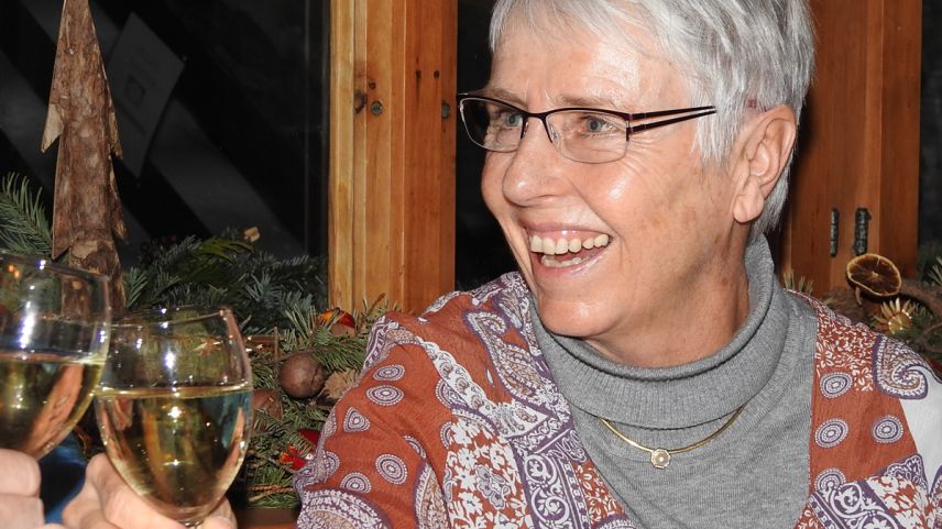 Iris Riatsch es gnüda bivgnantada a Vnà (fotografia: Nicolo Bass).