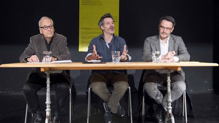 Fordern eine Änderung der Bündner Kulturpolitik (von links): Andreas Leisinger, Nikolaus Schmid und Giovanni Netzer. Foto: Marco Hartmann
