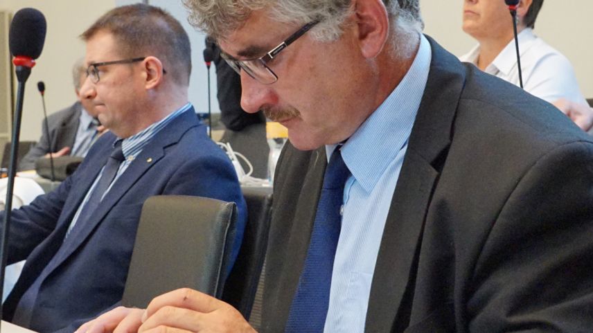 BDP-Grossrat Emil Müller während der Oktobersession 2016. Foto: Jon Duschletta