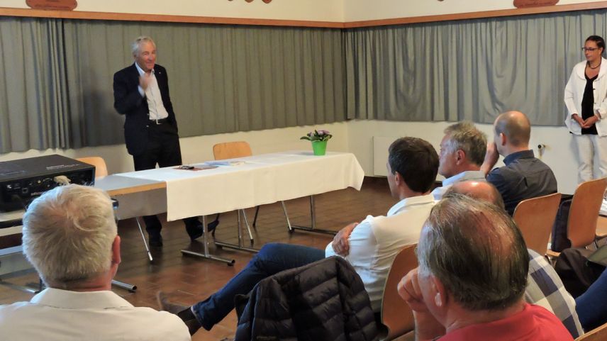 Hanspeter Danuser von Platen, perit da turissem, ha referi in Val Müstair. El vezza la Val Müstair sco üna da las plü bellas valladas in Svizra (fotografia: Roberto Donchi).