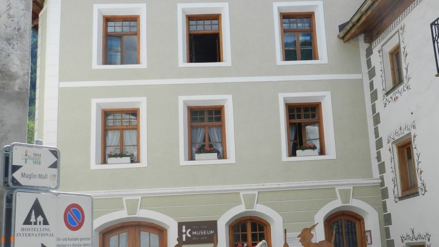 L’albierg da giuventüna chi festagescha seis 50avel anniversari as rechatta immez il cumün da Sta. Maria in Val Müstair (fotografia: Annatina Filli).