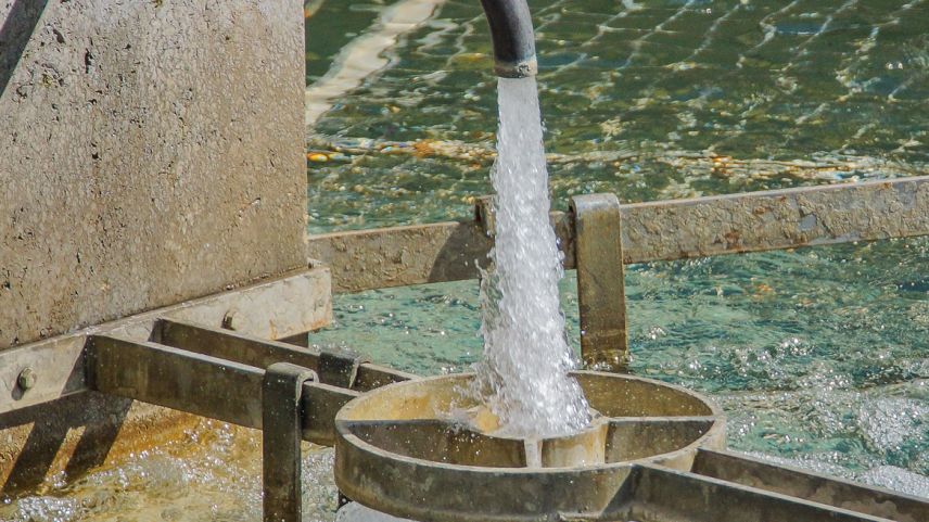 Per cha l’aua sbuorfla a Scuol tuot on gnarà il provedimaint d’aua collià cun quel da la fracziun da Tarasp (fotografia: mad). 