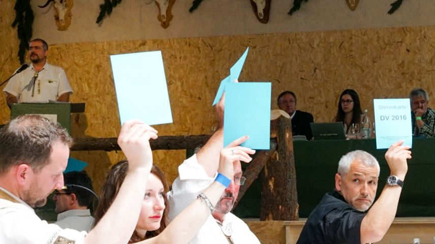 Die Traktanden der 102. Delegiertenversammlung des BKPJV wurden in Müstair durchgewunken. Foto: Jon Duschletta