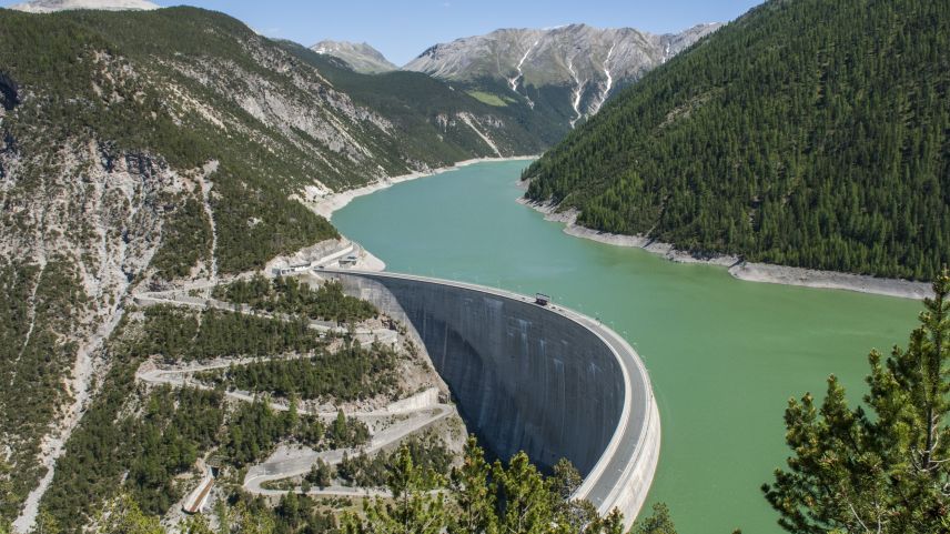 Il lai da serra a Punt dal Gall es impli pel mumaint be cun var 60 pertschient da la quantità d’aua normala per quist temp (fotografia: OEE).