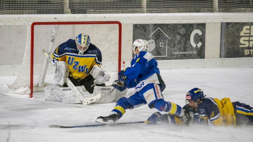 St.Moritz strauchelt gegen Uzwil und verliert zuhause mit 5:6.   Foto: Daniel Zaugg