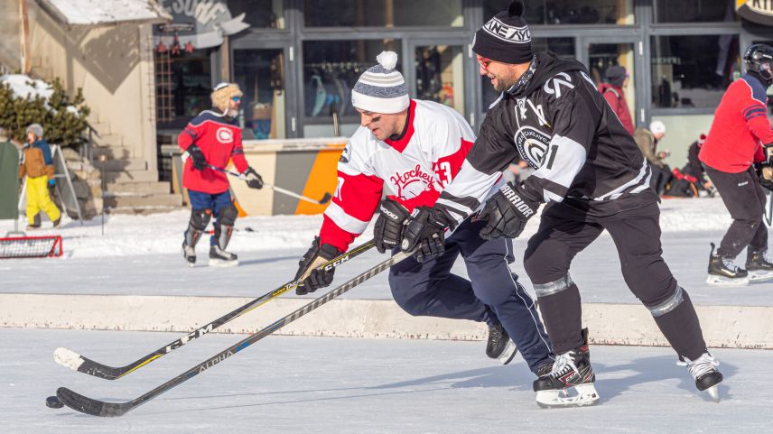 Thomas Rüfenacht und Eddie Andrade fighten um die Scheibe.     Foto: Dan Zaugg