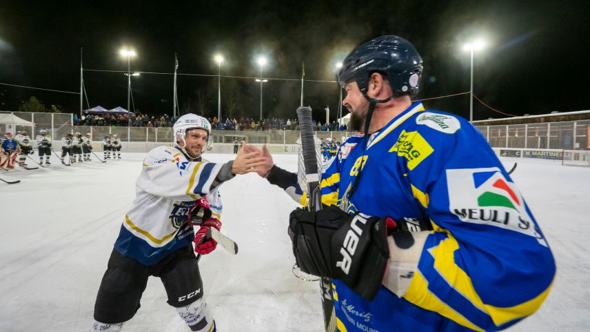 Bastian Baker (links) und Roger Koch werden als beste Spieler ausgezeichnet.