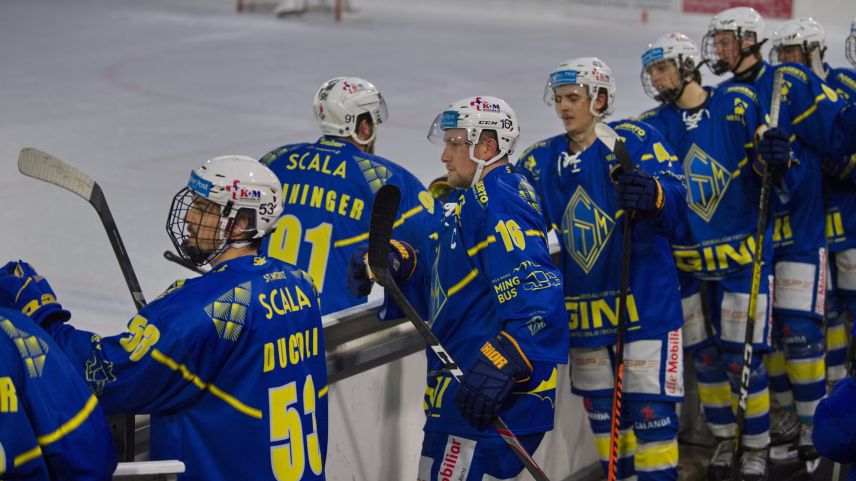 Der EHC St. Moritz gewinnt zuhause das Bündner-Derby gegen den EHC Lenzerheide-Valbella (Foto: Rolf Müri). 