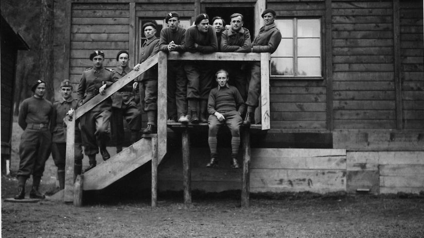 Bolek Kozakiewicz hat seine Kollegen - polnische Internierte - während der Arbeitseinsätze in Tarasp fotografiert. Foto: Bolek Kozakiewicz