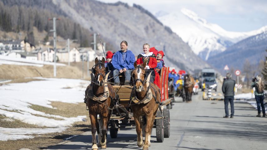 Pferdekutschenfahrt von Zuoz nach Madulain. Foto: Mayk Wendt