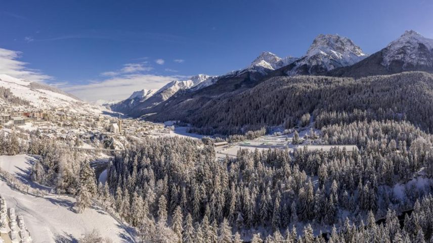 In congual culla media grischuna es la partecipaziun da duonnas illa politica cumünala illa Regiun Engiadina Bassa/Val Müstair plü ota (fotografia: Andrea Badrutt).