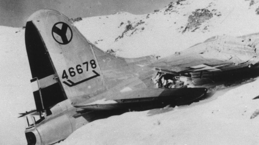 Der abgestürzte Flieger in der Val S-charl. Foto: Archiv Festungsmuseum Crestawald