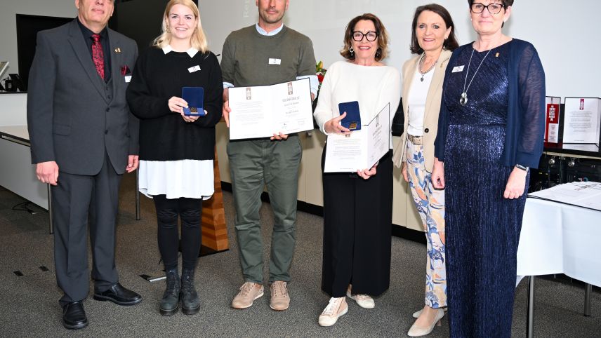 Hans Brunner, Swiss Gourmetbookaward Jury, Anna Seidel vom Callwey Verlag, Fotograf Mayk Wendt, Autorin Claudia Knapp, Claire Barell, Gastroexpertin und Monika Bachmann, ebenfalls von der Jury (von links). Foto: Roland Zimmermann