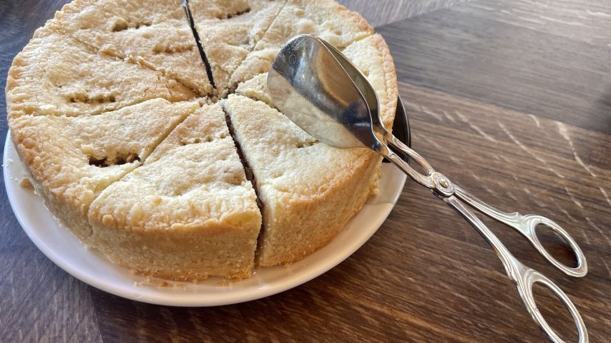 Die Engadiner Nusstorte, gebacken gemäss dem ersten dokumentierten Rezept von 1881. Foto: Fadrina Hofmann