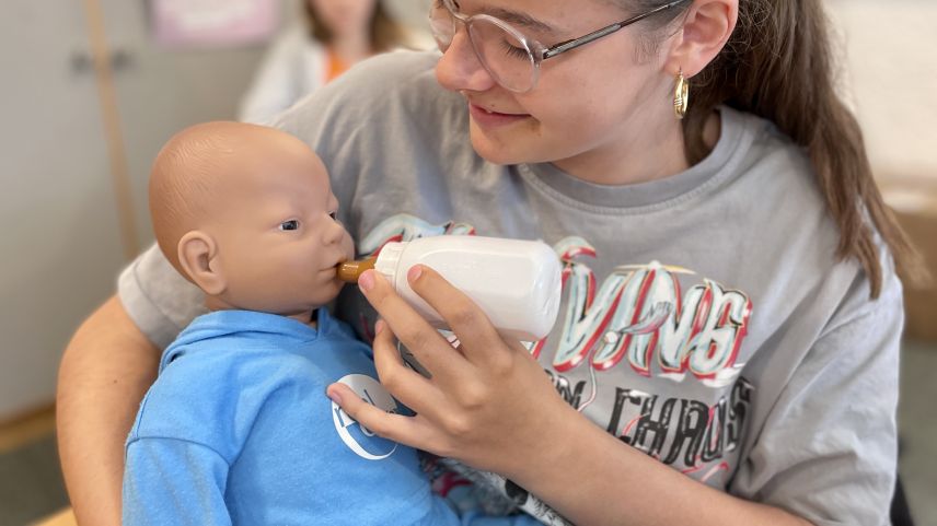 Die Simulationsbabys haben die gleichen Bedürfnisse wie echte Säuglinge. Foto: Fadrina Hofmann