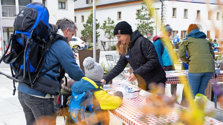 Für 70 Teilnehmende ging es auf eine Schlemmerwanderung. Foto: z. Vfg