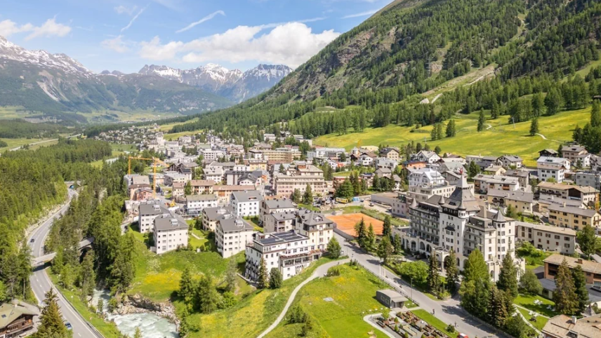 L’hotellaria flurescha: A Puntraschigna haun düraunt l’ultim an aviert duos nouvs hotels lur portas (fotografia: mad).