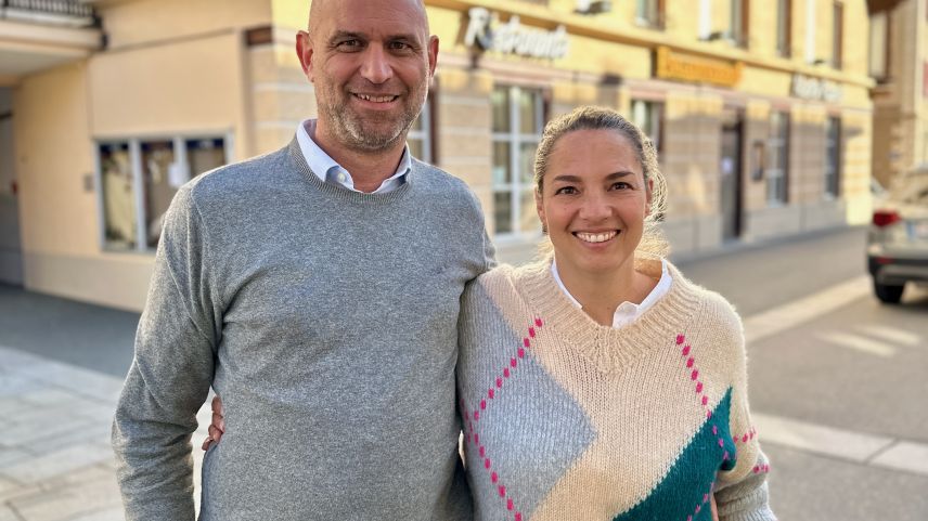 Die neuen Gastgeber des Hotels Engadinerhof in Pontresina: Pascal Esche und Nina Lang-Esche. Foto: z.Vfg 