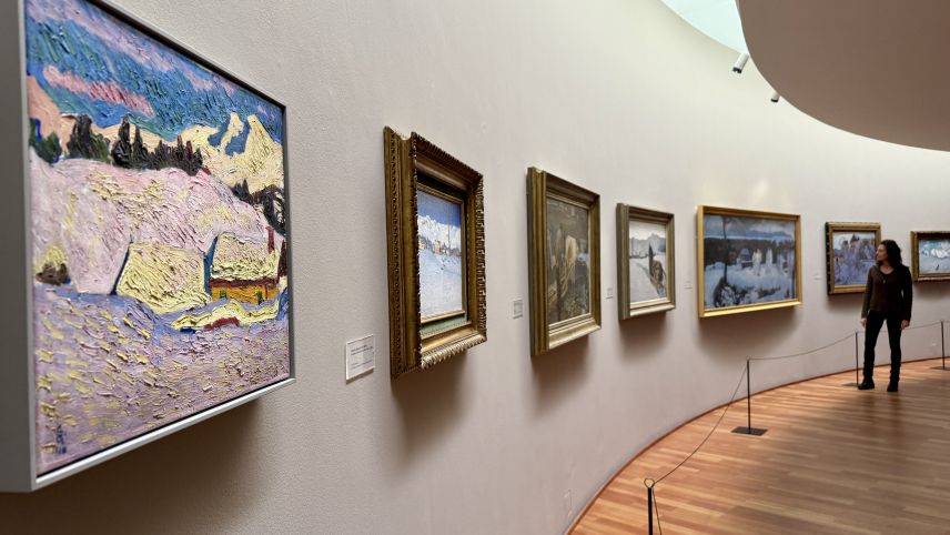 Schneebilder von mehreren Künstlern sind im Segantini Museum ausgestellt. Foto:Fadrina Hofmann