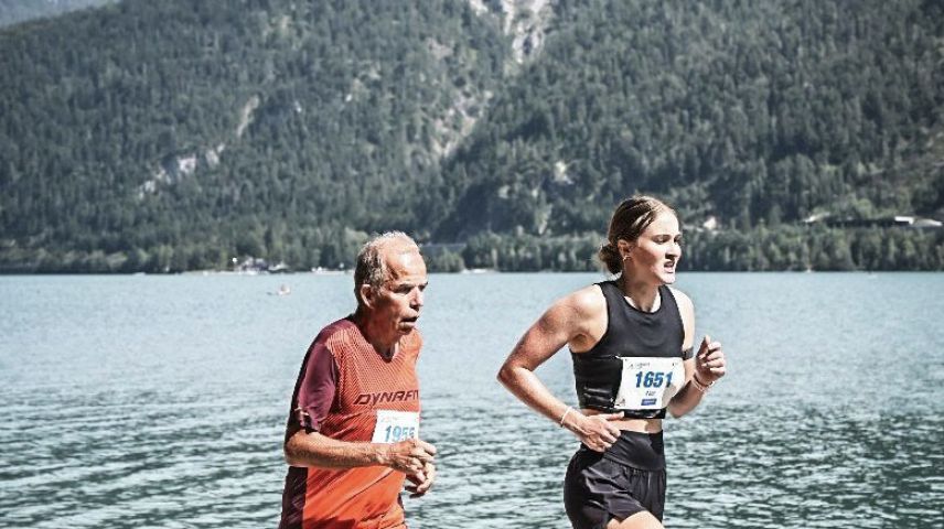 Gemeinsam mit dem älteren Herrn auf den letzten Kilometern, ich sichtlich angeschlagen. Foto: Fabiana Wieser