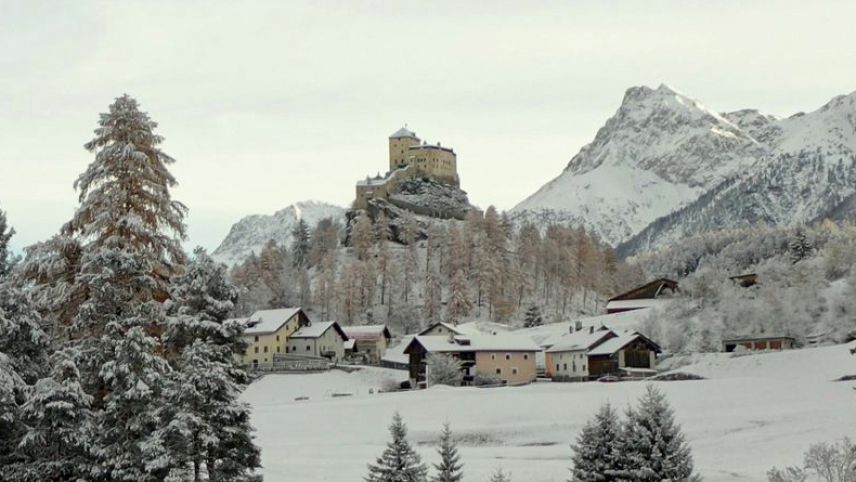 Während drei Generationen verwaltete die Familie Fanzun das Schloss Tarasp. Foto: Filmstill aus Nos Chastè