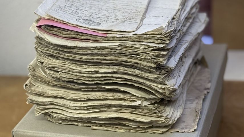 Es sind umfangreiche Archivalien zum Thema Hexenverfolgung im Bergell vorhanden. Foto: Elena Giacometti