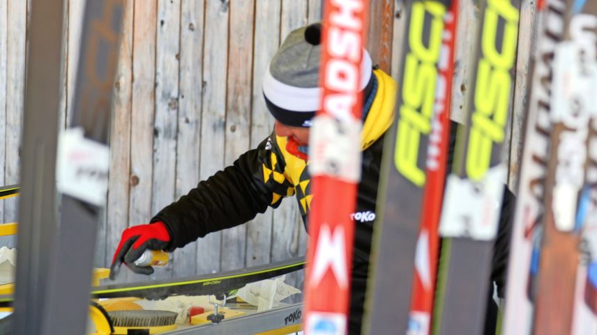 Die Serviceleute werden am 
diesjährigen «Engadiner» aufgrund des Verbotes von Fluorwachsen ganz 
besonders gefordert sein. 
Symbolbild: www.swiss-image.ch/Andy Mettler