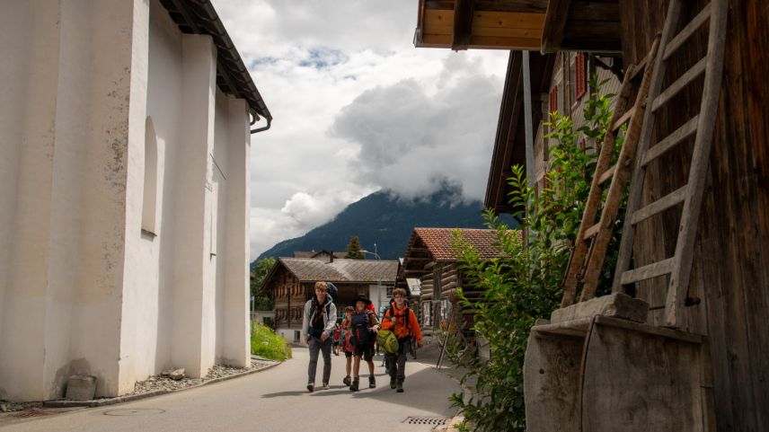 Die Pfadis machen die Surselva unsicher. Matthias Ruffieux/KaLa