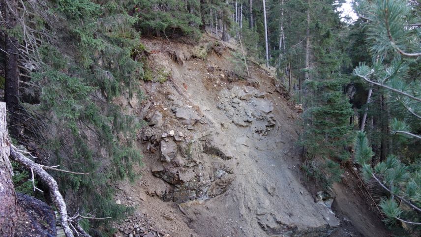 Blockschlag auf der Berninastrasse. Foto: Kantonspolizei Graubünden