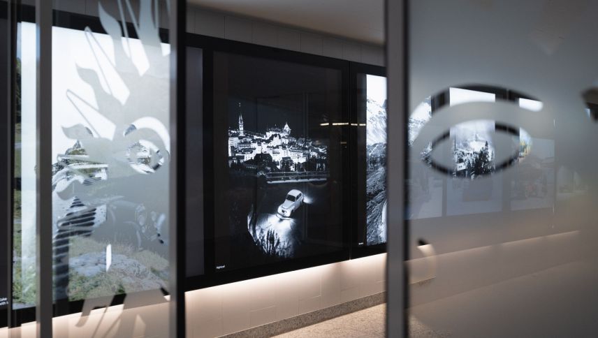 Eindrücke der Fotoausstellung "Drive with me" in der St. Moritz Design Gallery im Parkhaus Serletta. Foto: Fabrizio D'Aloisio 