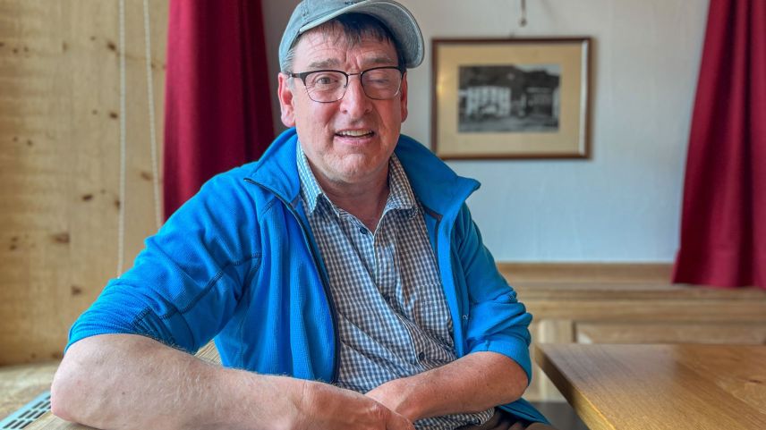 Dank seiner kaufmännischen Büroanlehre bekam Dani Clavuot auch die willkommene Gelegenheit, zwei Bücher von Duosch Regi oder 
Grossratsprotokolle zu transkribieren.