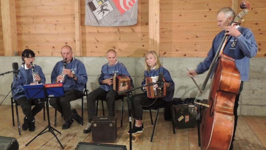 Per blers sun stats ils «Stelserbuaba» dal Partenz il punct culminant da la saira (fotografia: Benedict Stecher).