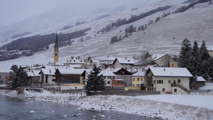S-chanf ho quist’eivna traunter oter accepto in radunanza cumünela üna revisiun da la constituziun ed ün’iniziativa per dapü transparenza. fotografia: Beat Gamper