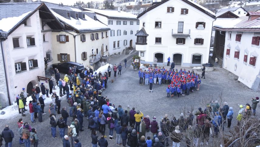 Chalandamarz in Scuol Sot. Foto: Hans Ulrich Gantenbein