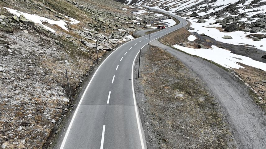 Der Verkehrsunfall erfolgte auf dem Flüelapass. Foto: Kantonspolizei Graubünden