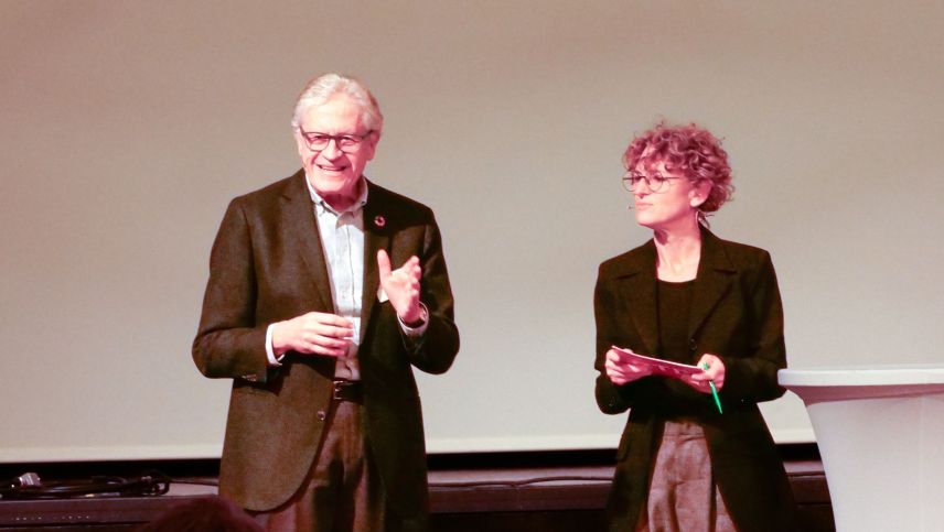 Thomas Stocker mit der Moderatorin Sara Hauschild. Foto: Jon Duschletta 