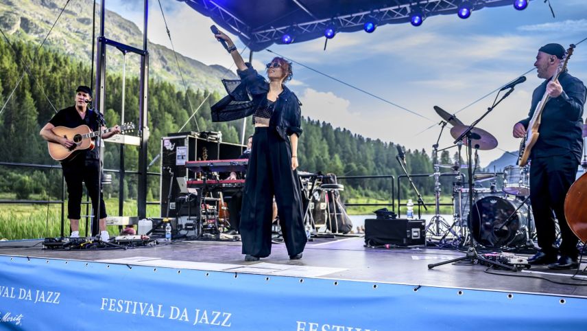 Zaz hat sichtlich Spass am Auftritt. Foto: fotoswiss.com/Giancarlo Cattaneo