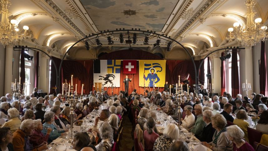 Voller Saal im Hotel Reine Victoria. Foto: Mayk Wendt