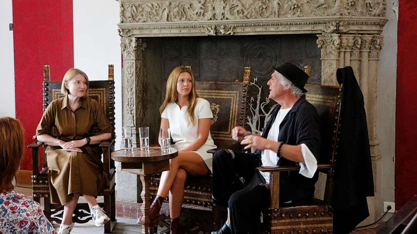 An der Vernissage der Monographie fand ein Podiumsgespräch mit dem Engadiner Künstler Not Vital statt. Foto: Sabrina von Elten