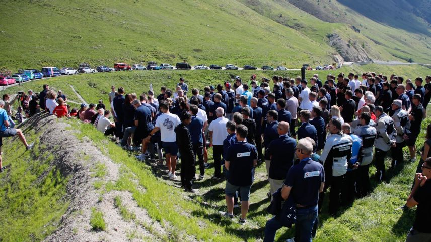 Familie, Freunde und Weggefährten hatten den Weg hinauf an den Albulapass gefunden. Foto: Heinz Zwicky