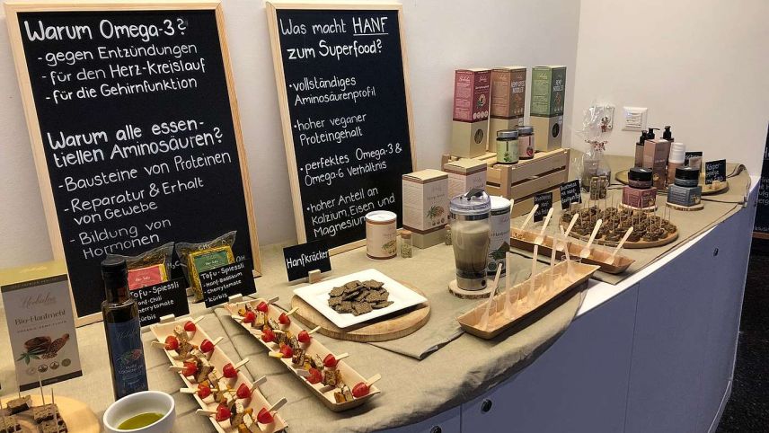 Informationsstand rund um Hanf-Produkte. Foto: z.Vfg Swiss Gate